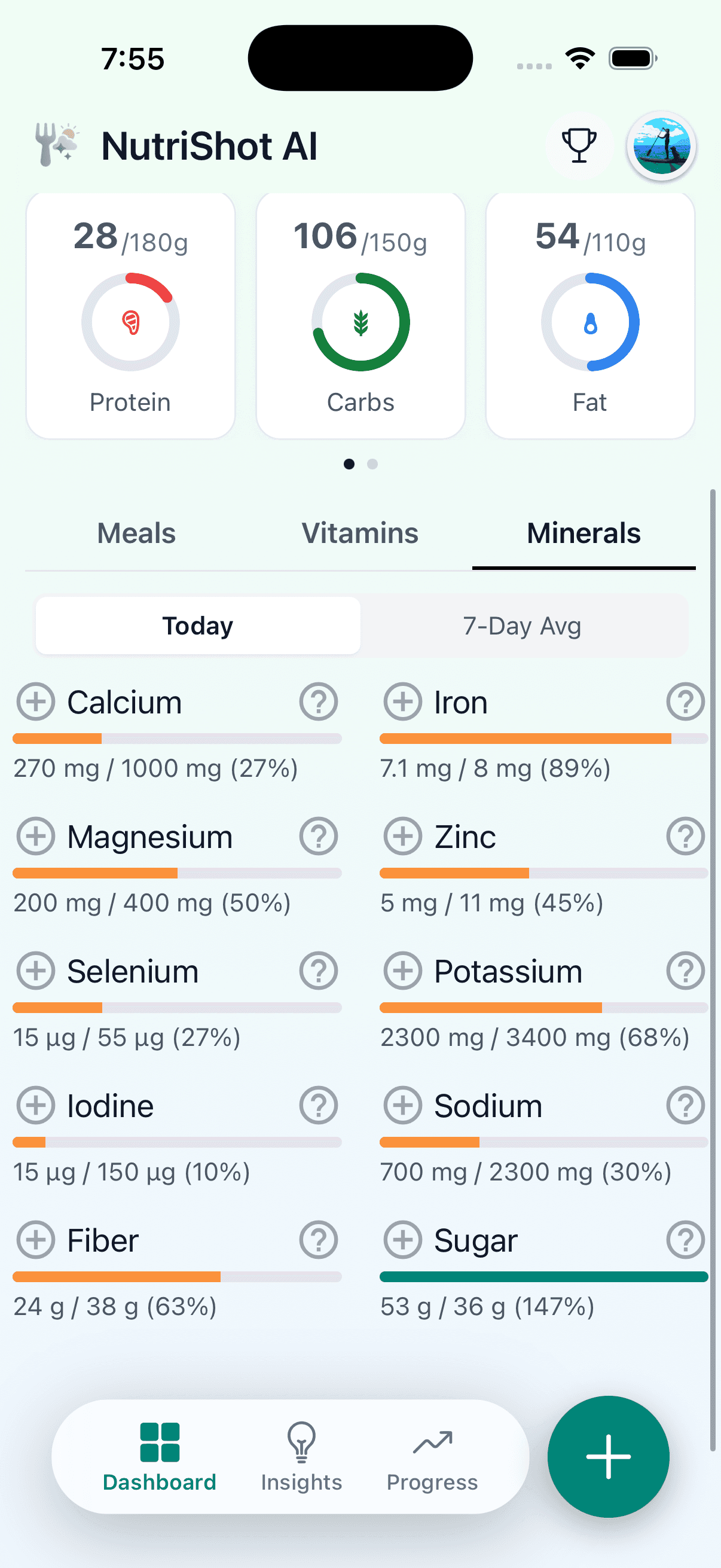 NutriShot-AI-Tab Mineralien, zeigt die tägliche Aufnahme von Kalzium, Eisen, Magnesium, Zink, Kalium, Natrium, Jod und anderen essenziellen Mineralien mit Fortschrittsbalken